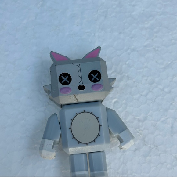 Bom Knittens Toy Defenders Roblox Toy Action Figure 2.5” Tall - Picture 4 of 6